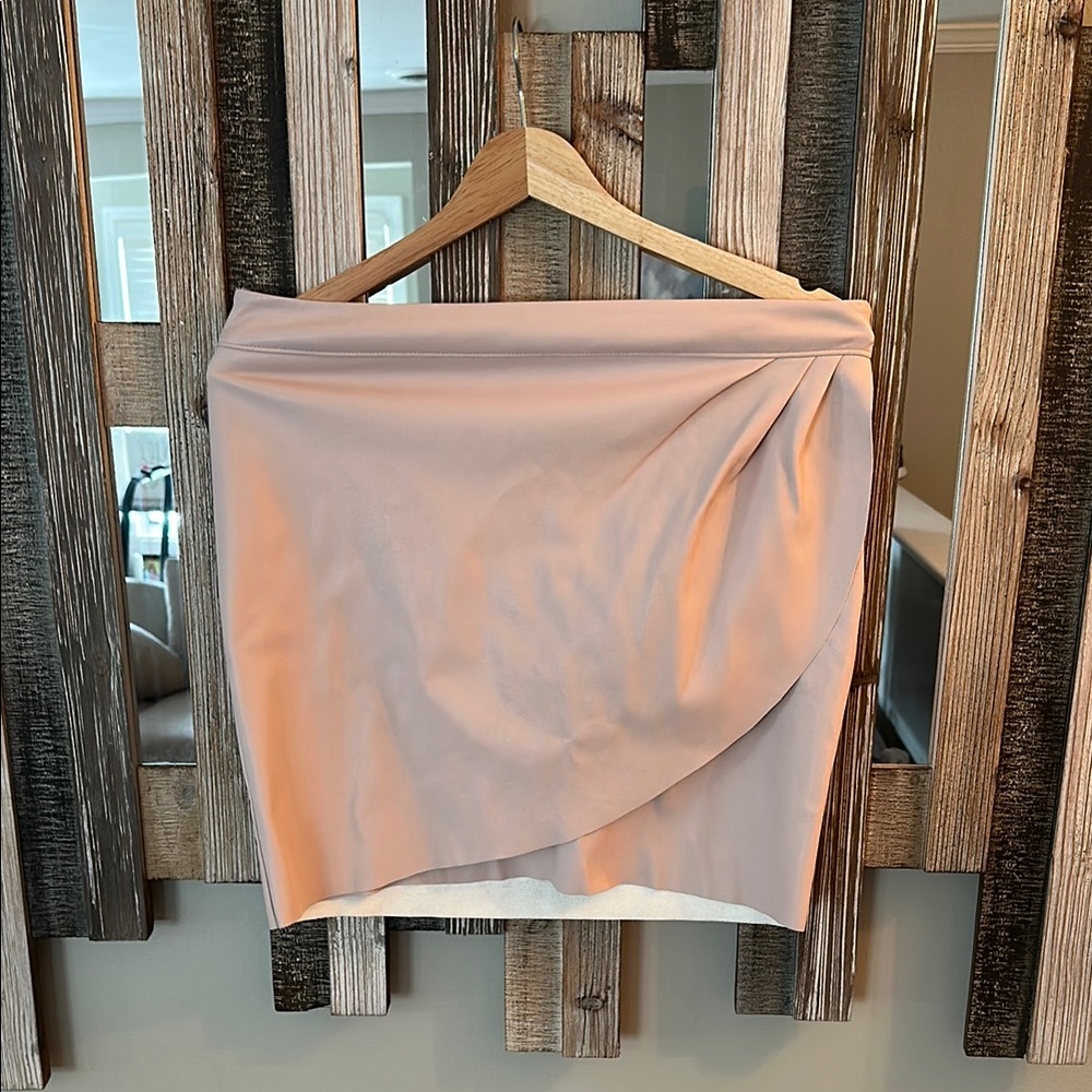 Elegant Pink Women's Skirt
